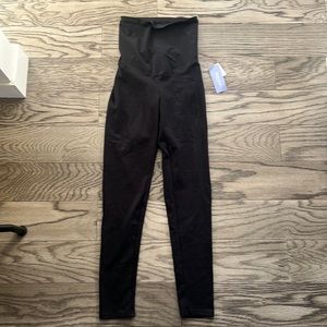 Motherhood Maternity Leggings NWT